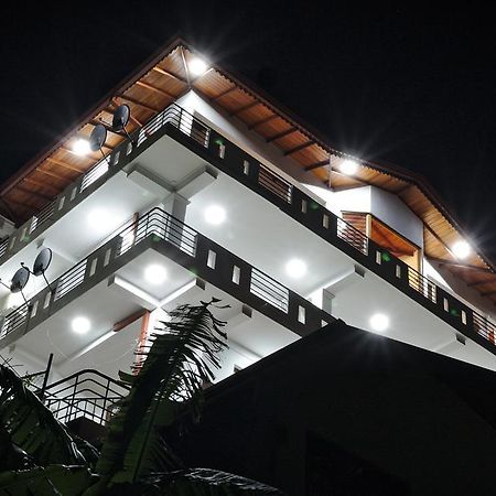 Kandyan Bluestar Villa מראה חיצוני תמונה