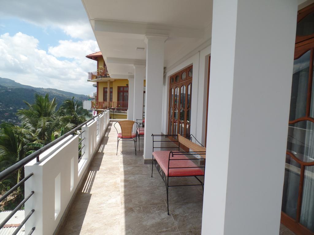Kandyan Bluestar Villa מראה חיצוני תמונה