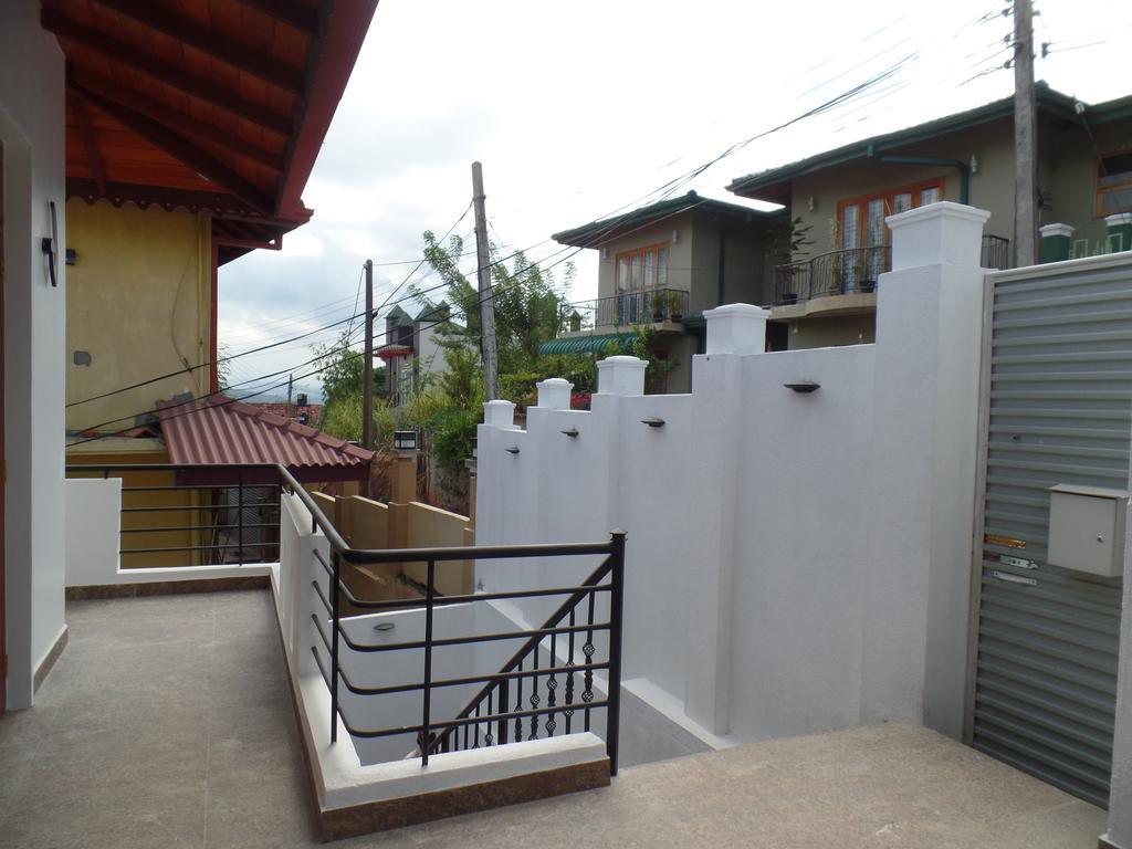 Kandyan Bluestar Villa מראה חיצוני תמונה