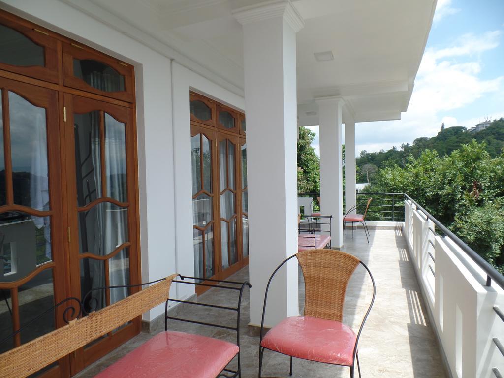 Kandyan Bluestar Villa מראה חיצוני תמונה