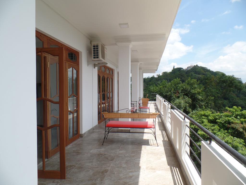 Kandyan Bluestar Villa מראה חיצוני תמונה