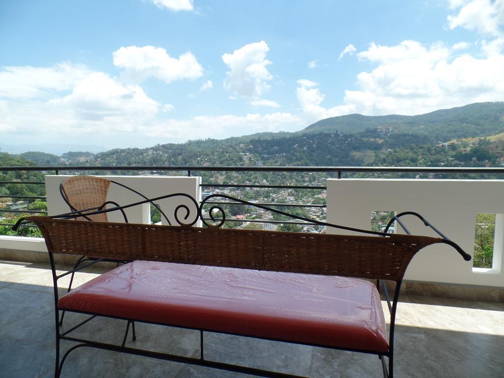 Kandyan Bluestar Villa מראה חיצוני תמונה